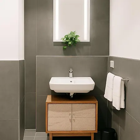 Rooftop L2 - Studioappartment Mit Balkon Fuer 3 Personen Appartamento Langenau